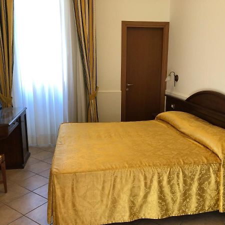 בולסנה Hotel Zodiaco מראה חיצוני תמונה