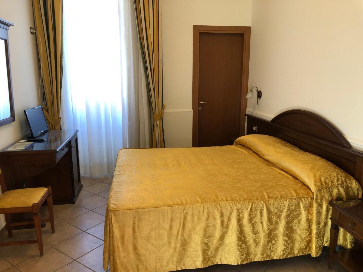 בולסנה Hotel Zodiaco מראה חיצוני תמונה